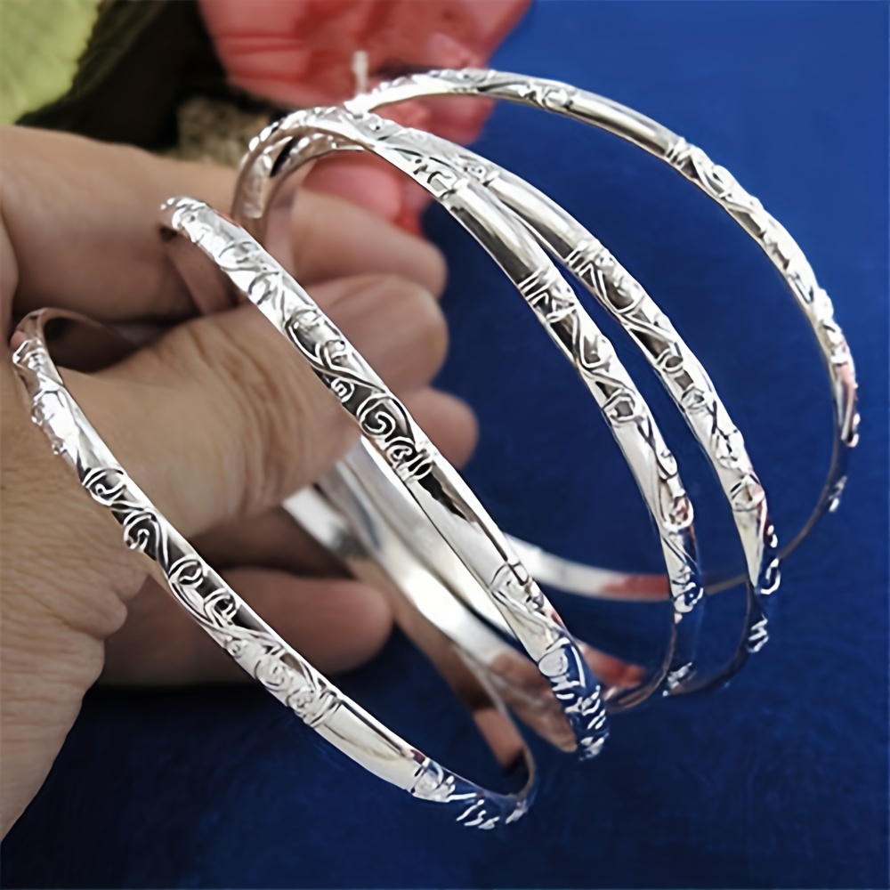 Fashionable Silver Geometric Circle Pattern Bracelet Set