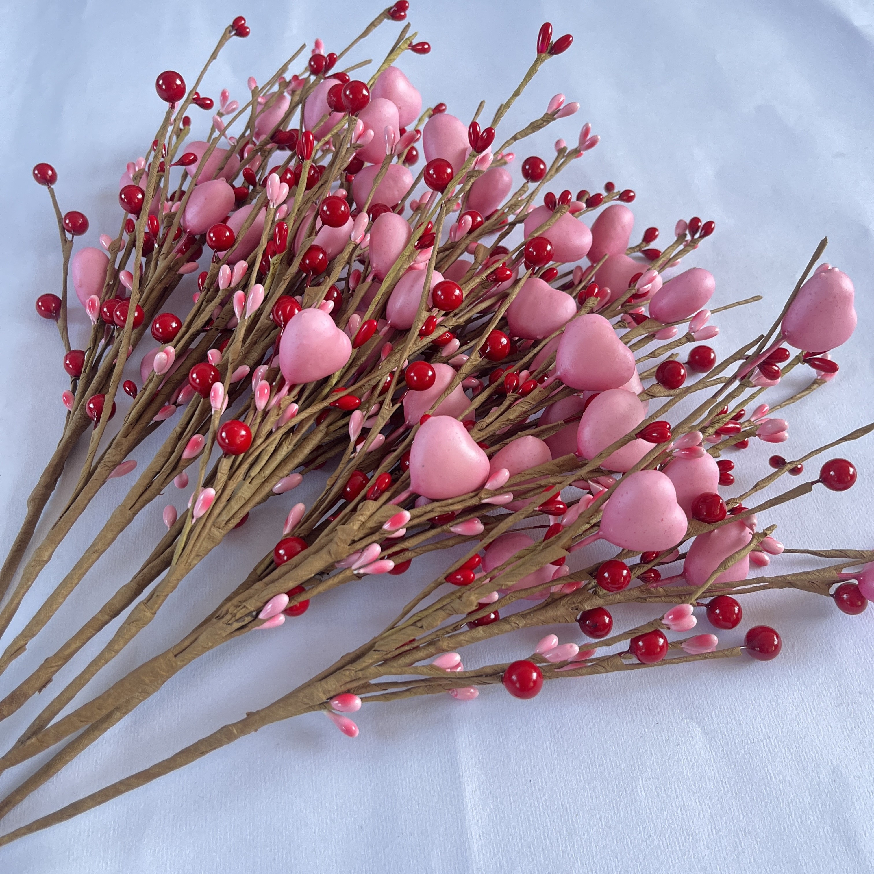 Artificial Red Berry Flower Stems Heart Shaped Berry Picks - Temu, Berry  Stems 