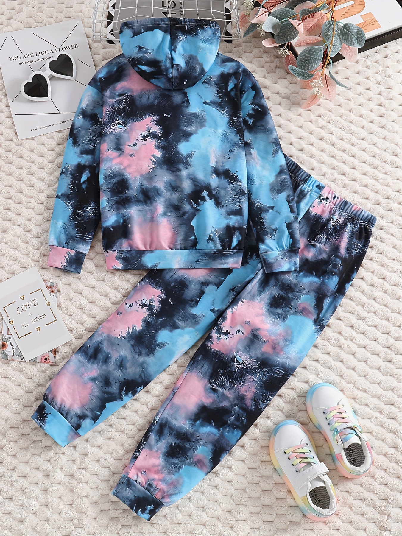 2pcs Girl s Tie dye Outfit Heart Print Sweatshirt Sweatpants Set Casual Long Sleeve Top Kid s Clothes For Spring Fall Winter