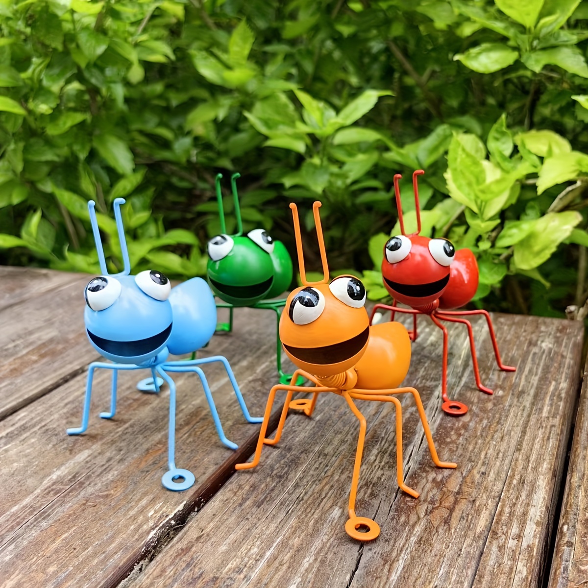 Hormigas, Juguetes De Jardín. Grandes Insectos De Juguete De Metal