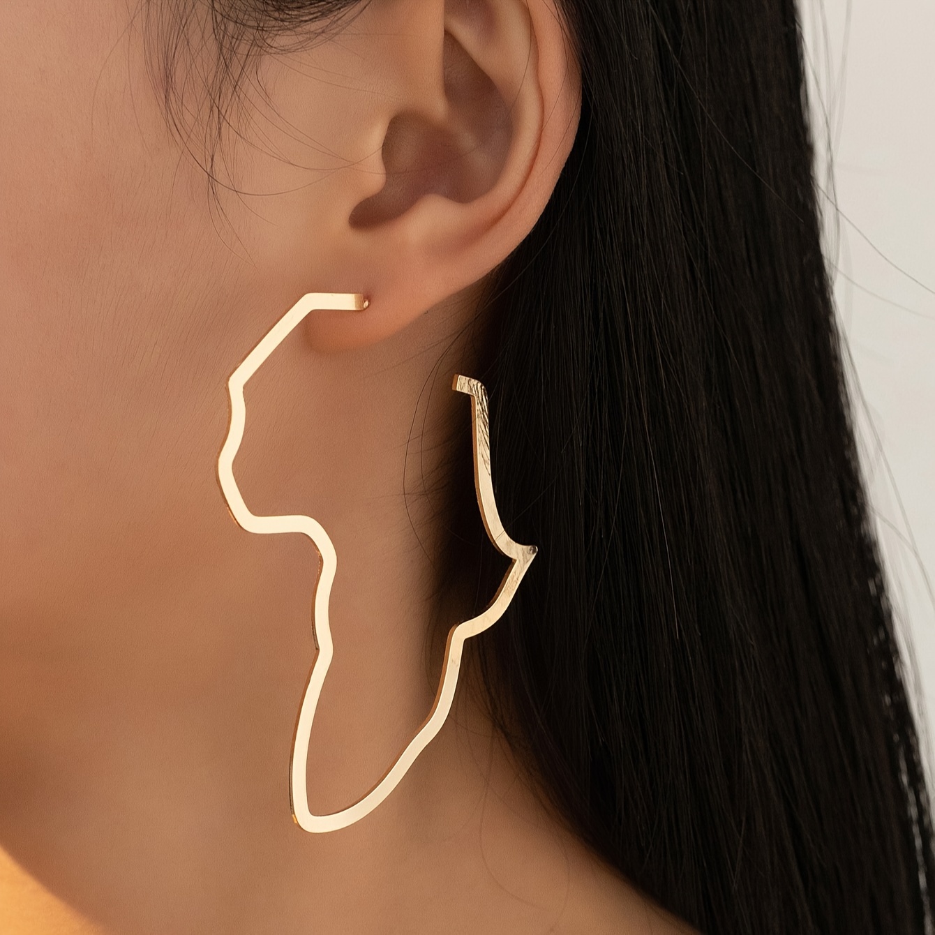 

Creative Hollow African Map Design Hoop Earrings Iron Plated Jewelry Bohemian Elegant Style Personality Female Earrings
