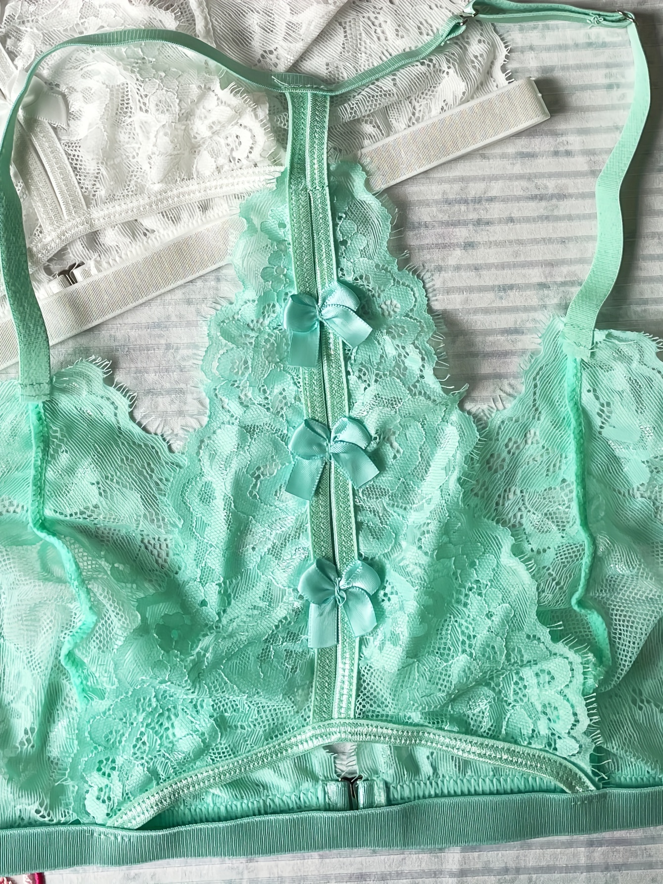 Floral Lace & Mesh Bralette in Green