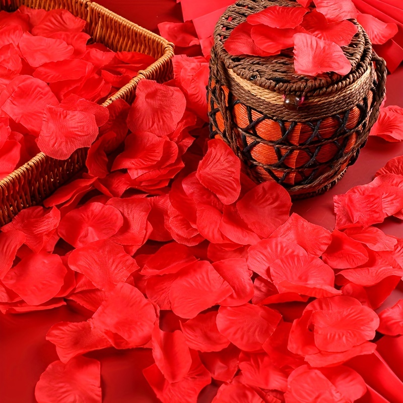  Red Silk Rose Petals Wedding Flower Decoration , Dinner Table  Centerpieces,Artificial Flower Silk Petals for Valentine's Day, Wedding,  Romantic Night, Party, Table, Dining Room, Birthday 1000 PCS : Home &  Kitchen