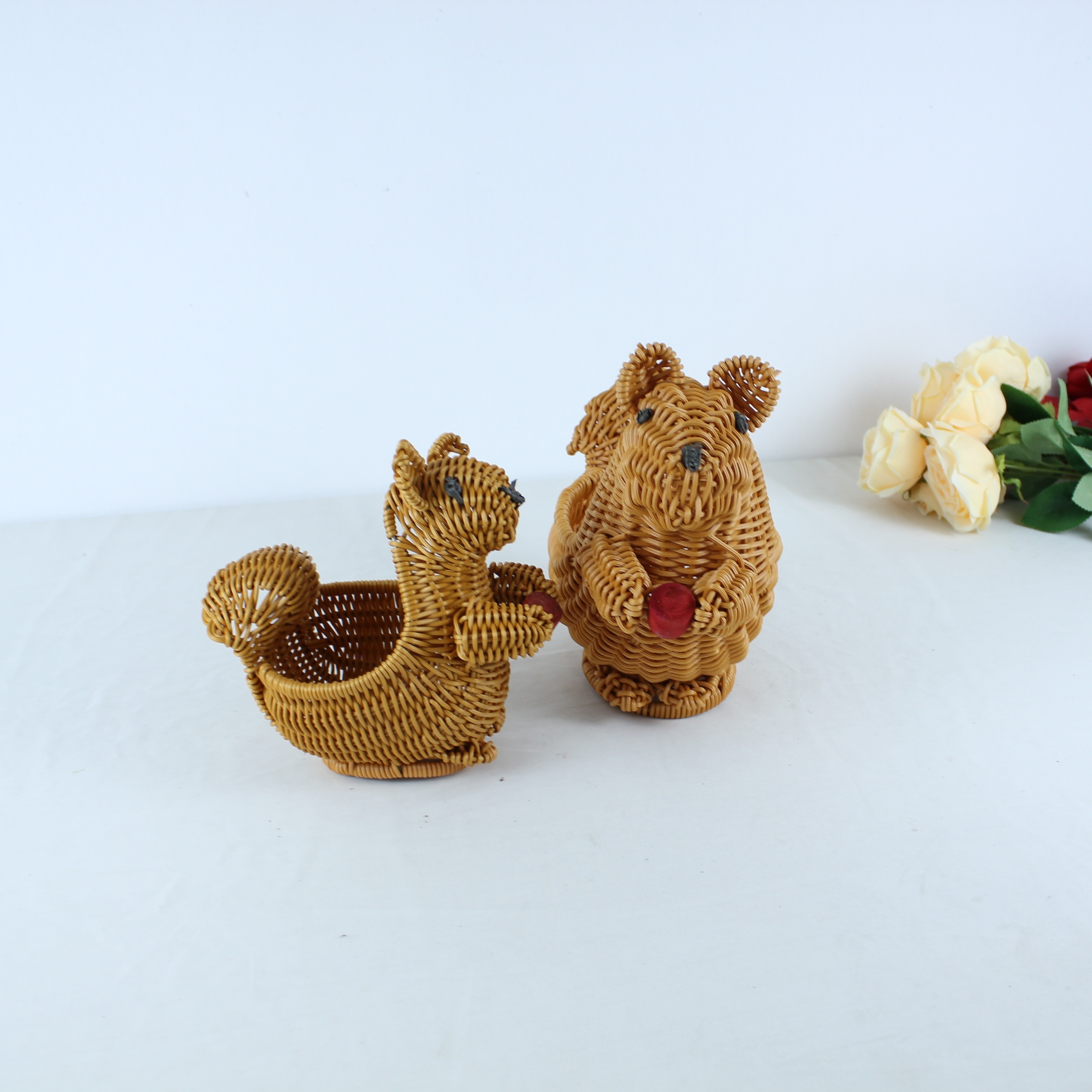 Wicker Squirrel Basket - Small Fruit Basket