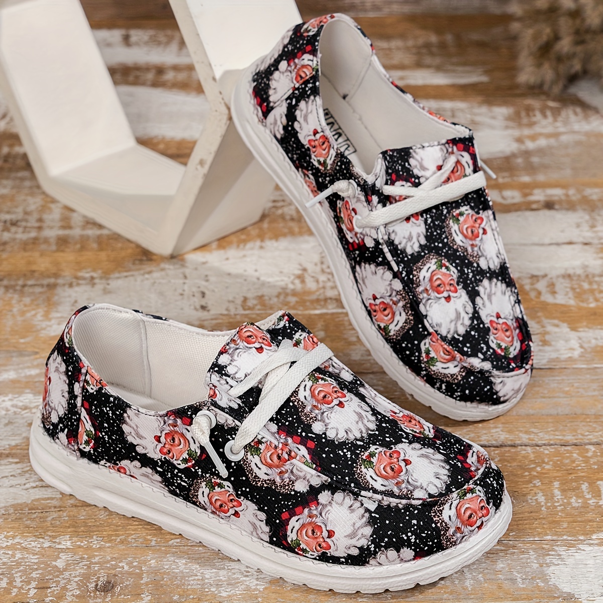 Women's Christmas Cartoon Print Low Top Sneakers