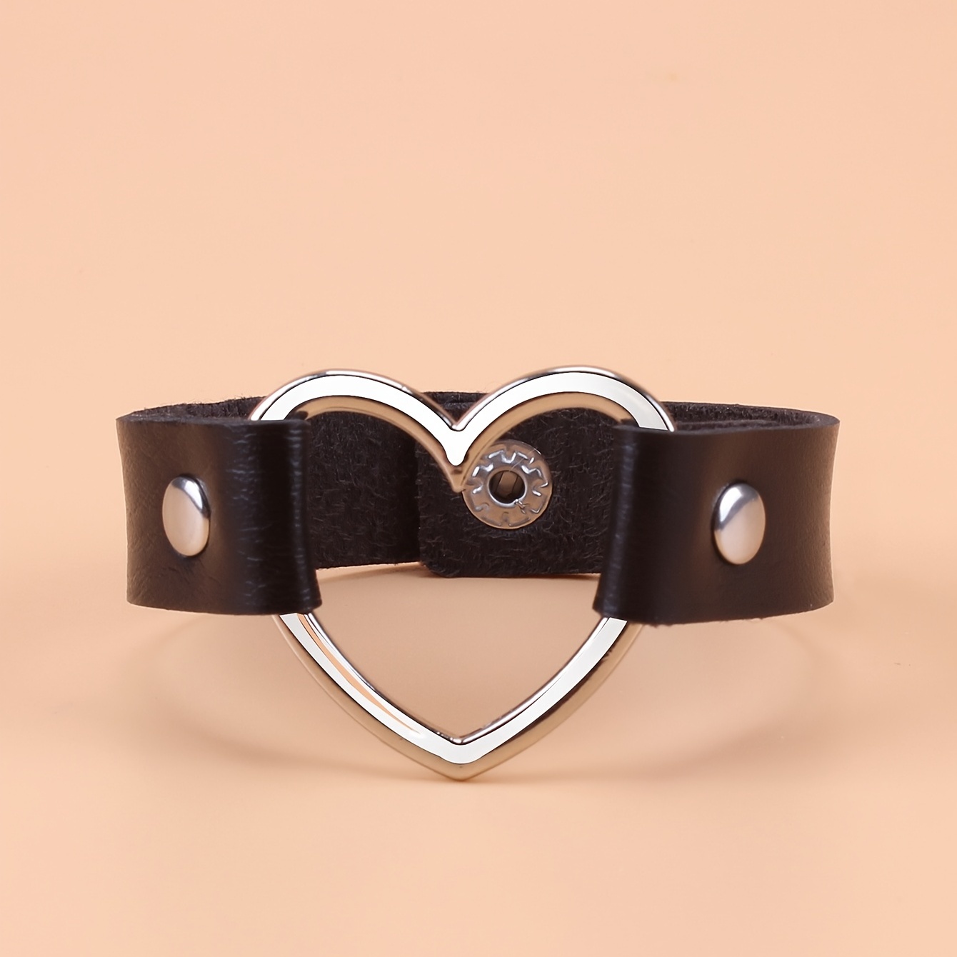 simple and lovely love heart shaped pu leather bracelet 2