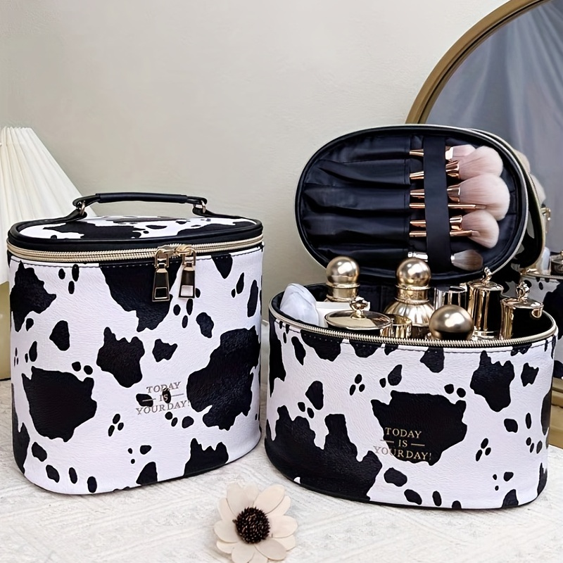 Vaca guarda bolsas , Cow to store bags 