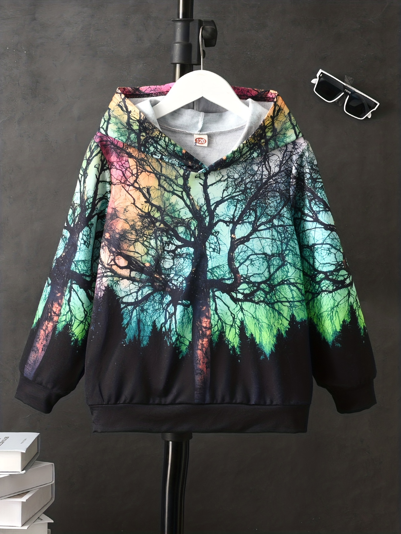 Forest printing long discount sleeve hooded sweatshirt