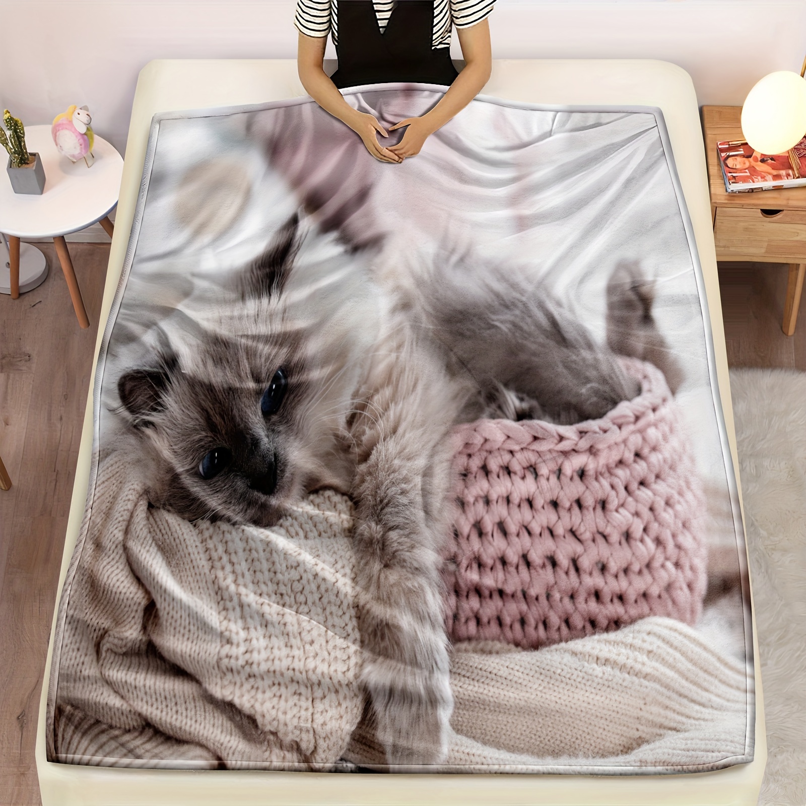 Cat Blanket Gifts for Cat Lovers, 40x55 Soft Warm Flannel Cozy Throw  Blankets for All Seasons, Cute Cat Fuzzy Blankets for Couch Sofa Bedroom  Chair