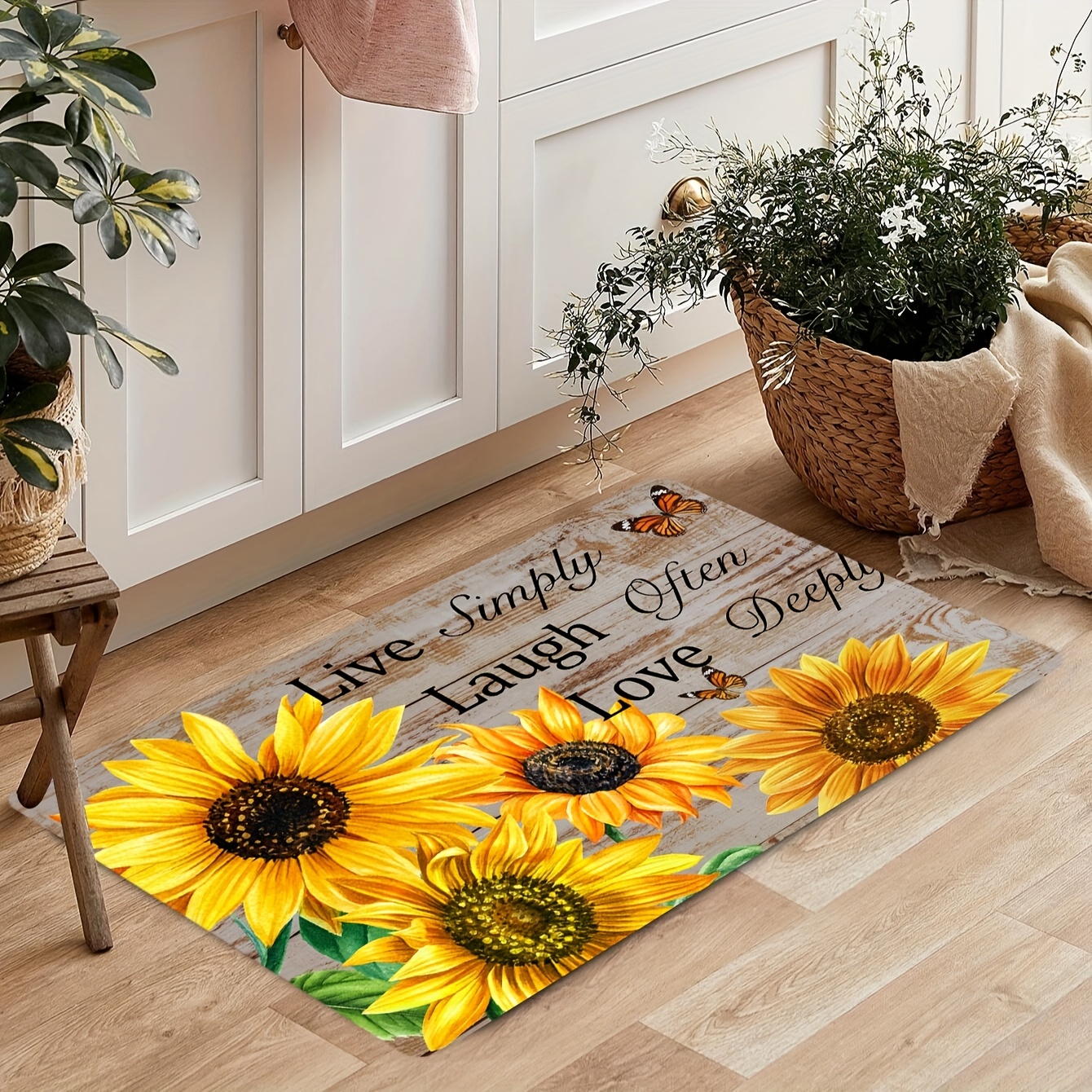 Soft Yellow Sunflower Bath Mat - Absorbent & Machine Washable