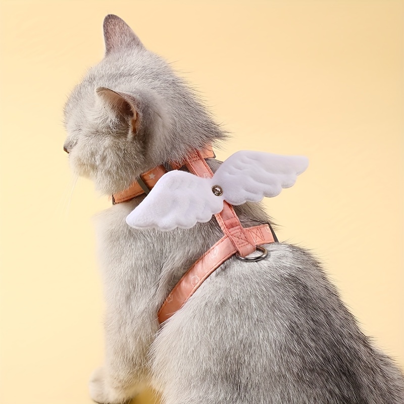 Cat harness with store wings