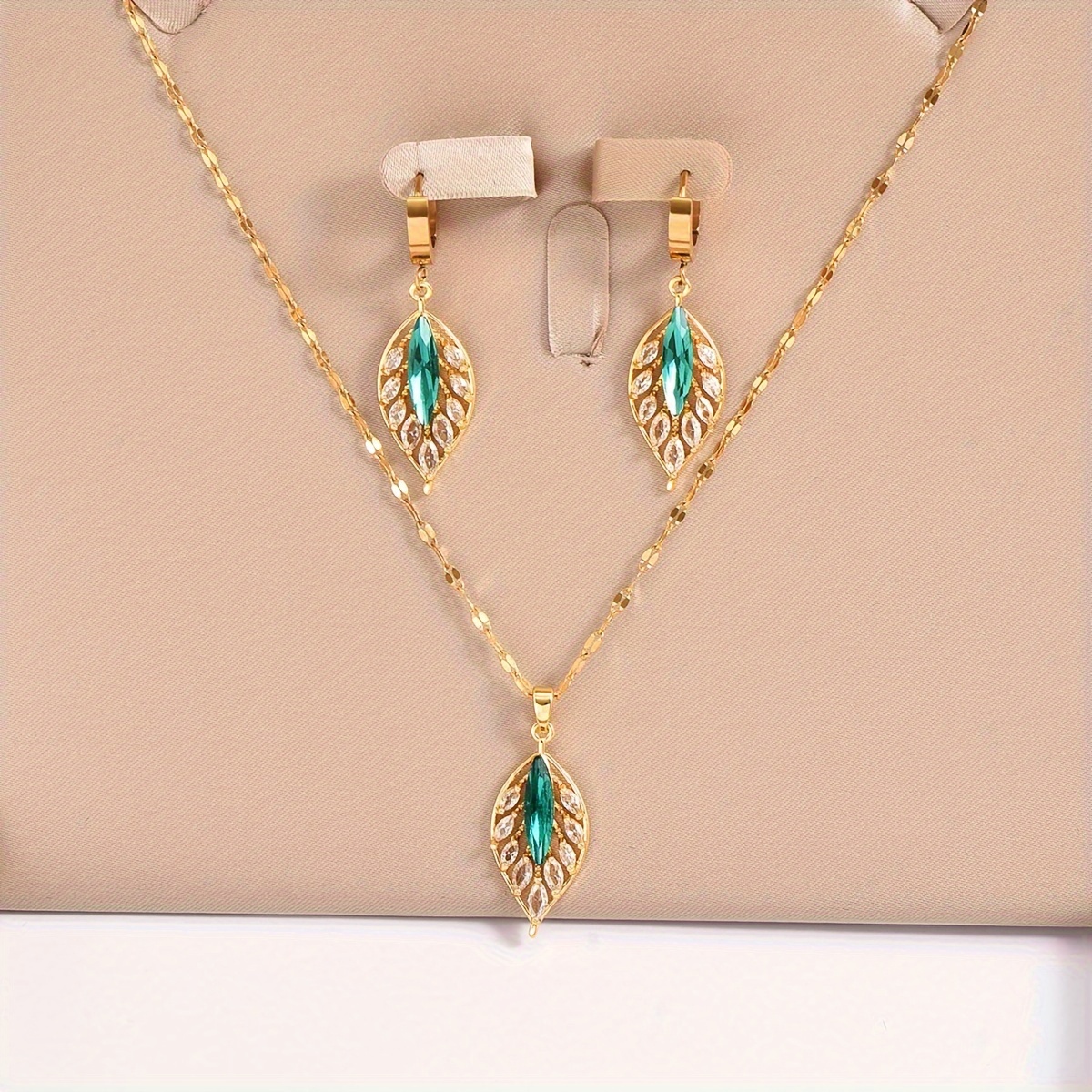 TEMU Ensemble de 3 pièces : Collier et boucles d'oreilles , chaîne en acier inoxydable 316 doré plaqué, synthétique, feuilles rétro incrustées de