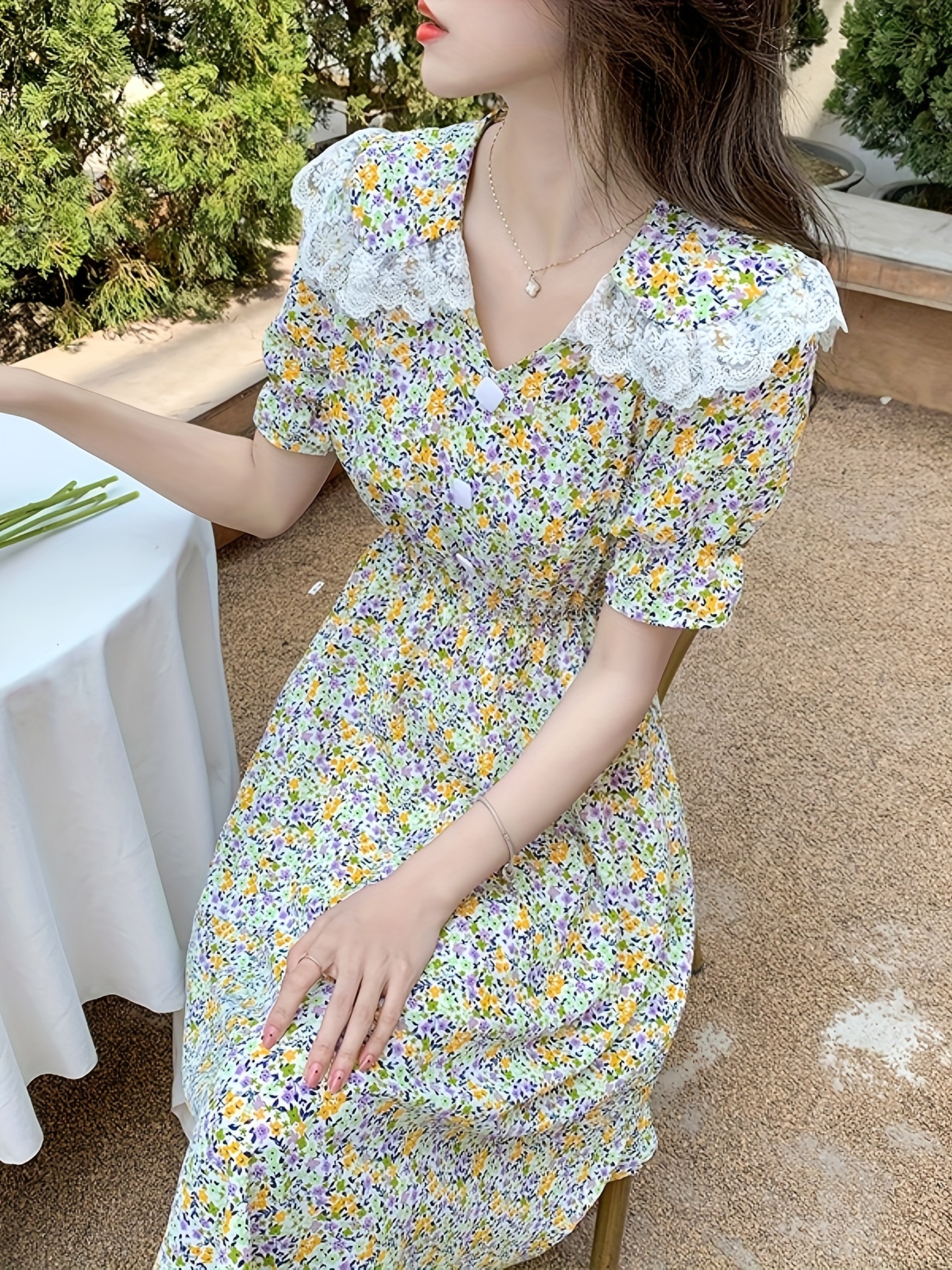 花柄パフスリーブVネックドレス 花柄パフスリーブドレス、カジュ レース カラーvネックドレス