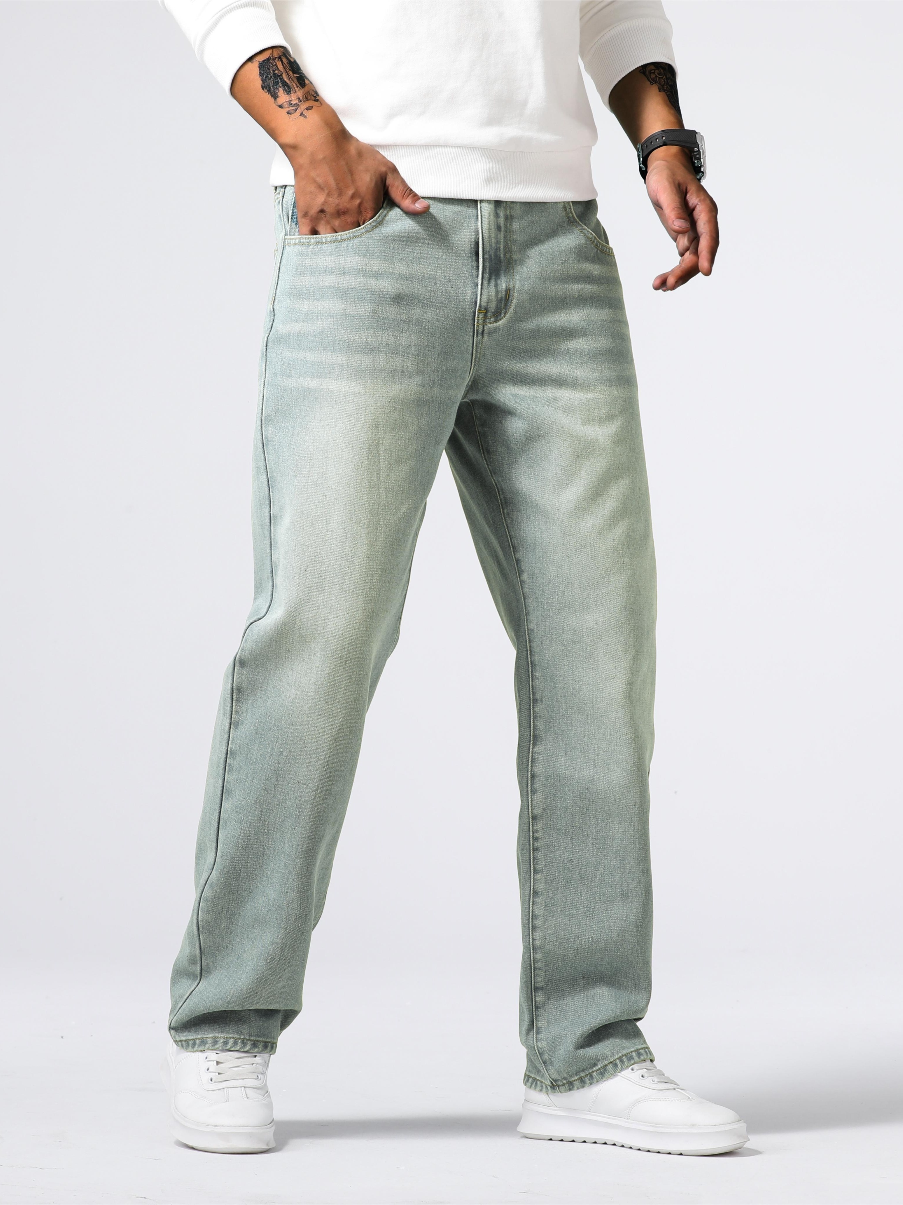 Loose-fit jeans