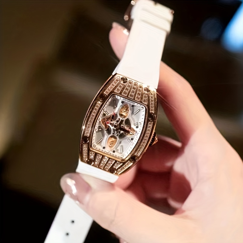 Women's Alloy Casual Rotating Snow Quartz Watch - Temu