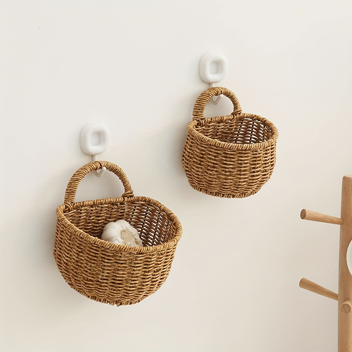 

1pc, Wall-mounted Hanging Basket Imitating Rattan Weaving Flower Basket Kitchen Wall-mounted Storage Rack Storage Basket