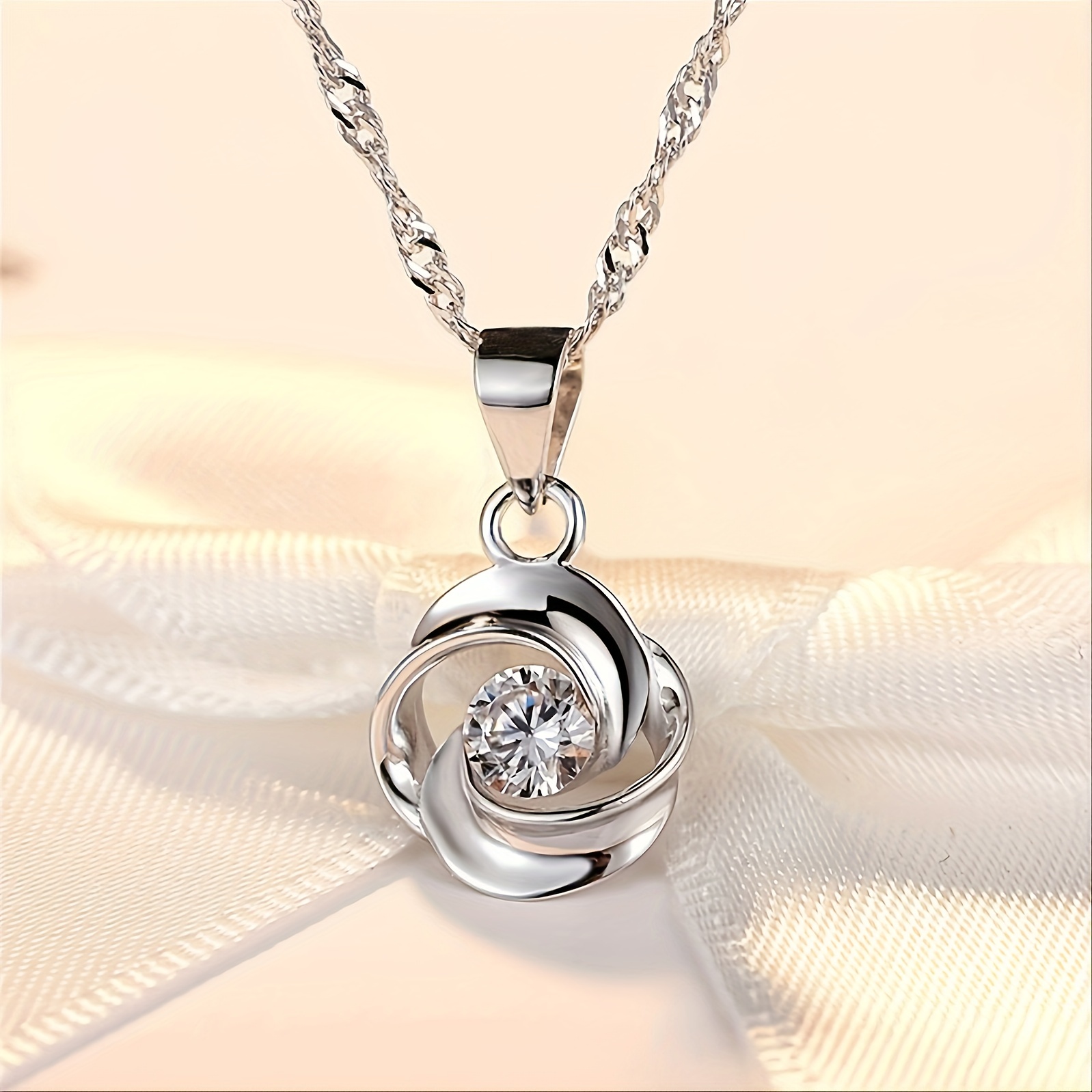 

Simple Temperament Women's Flower Clavicle Pendant Necklace Party Jewelry