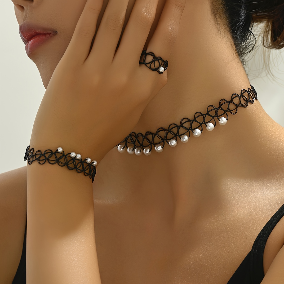 E-shop 1 Set modischer und sexy trendiger Bohemian Netz Kette Beige Perlen Damen Multi-Teil Set Herbst und Winter Schmuck Halskette Armband Ring Seil