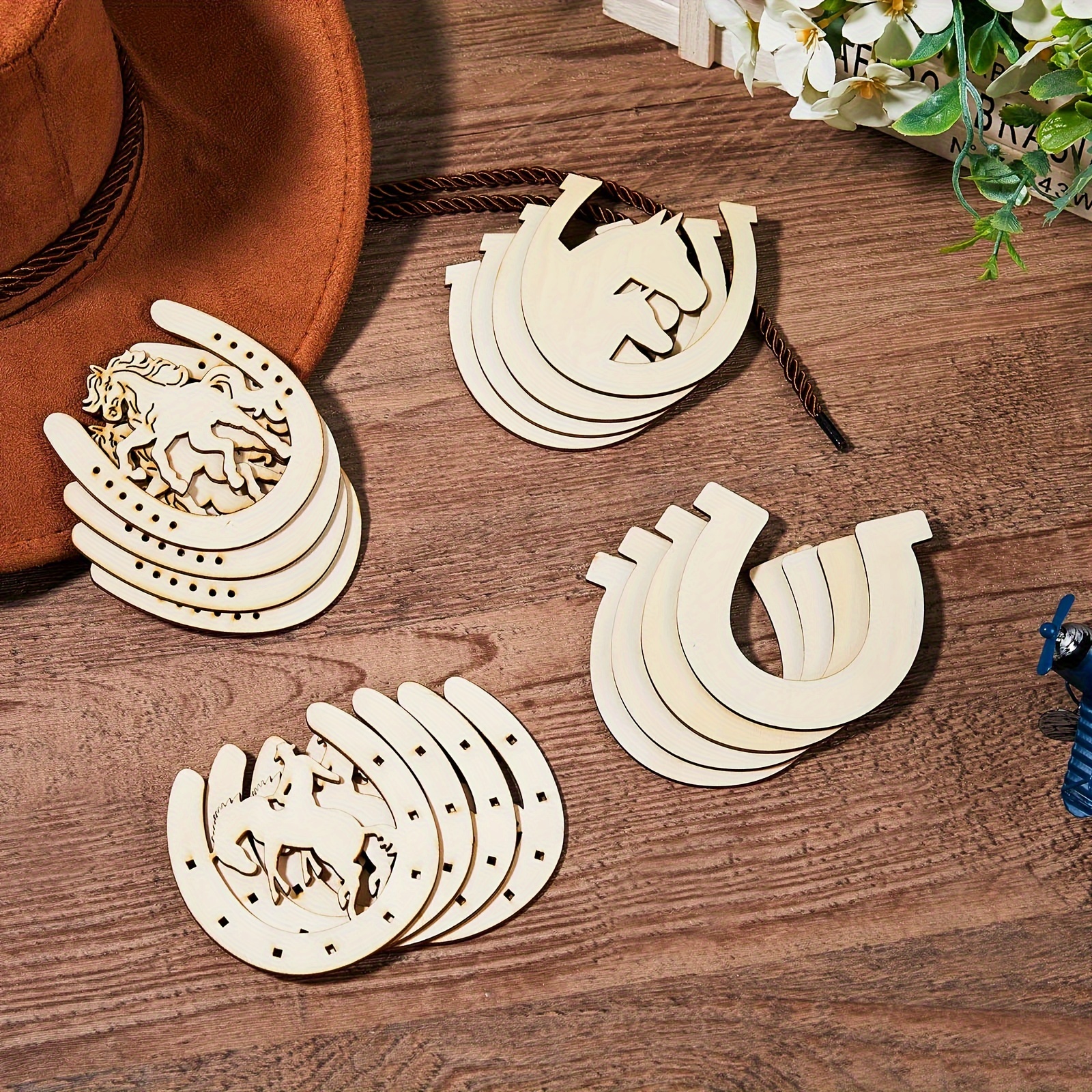 60pcs Wooden Horseshoe Crafts Hollow DIY Wooden Horseshoe Christmas Cowboy Decoration Party Decoration Blank Horseshoe Wooden Horse Hollow Western