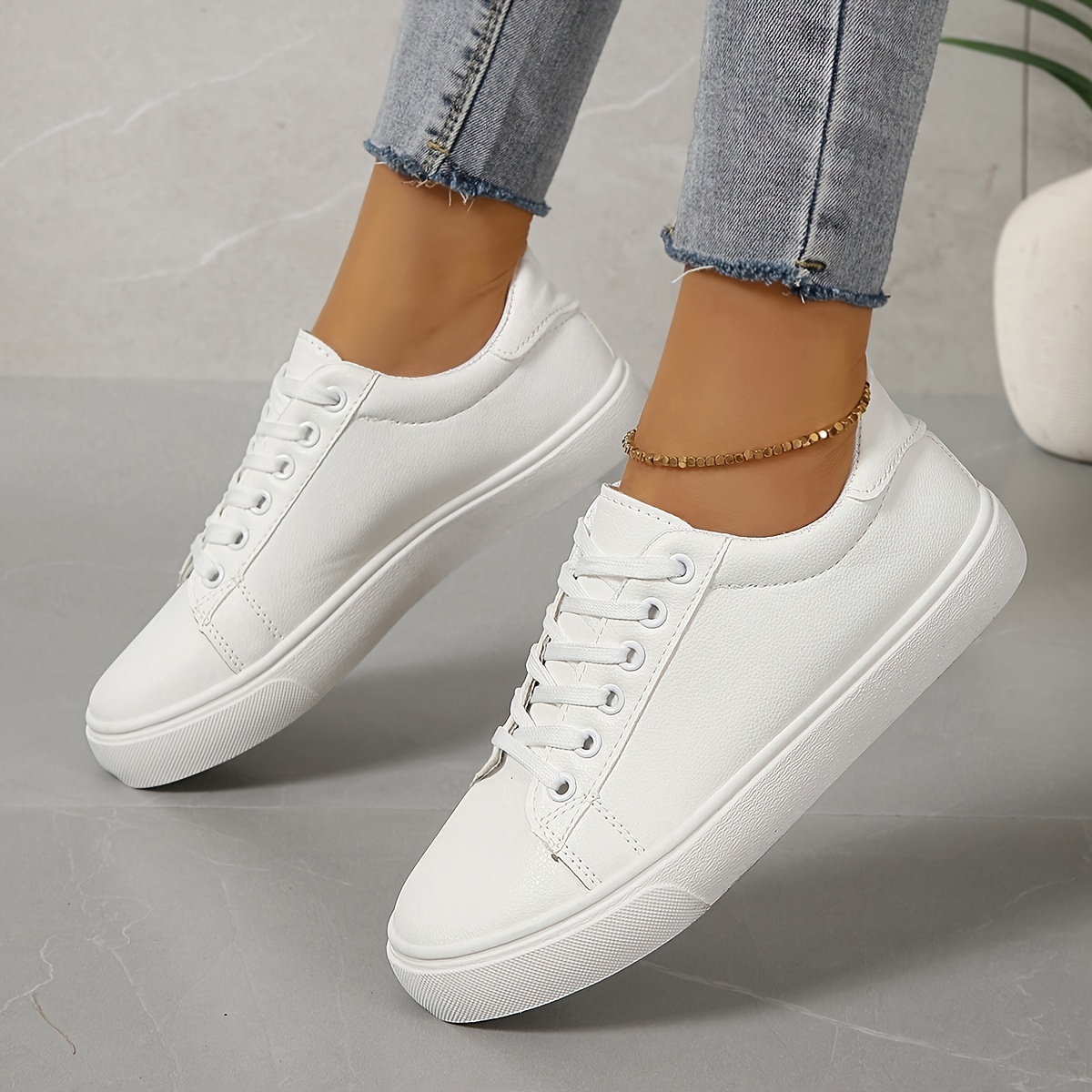 Women's Lightweight Cover Sneakers Classic White Low-Top Lace-Up Casual  Shoes, Comfortable Flat Student Style with Rubber Sole and Fabric