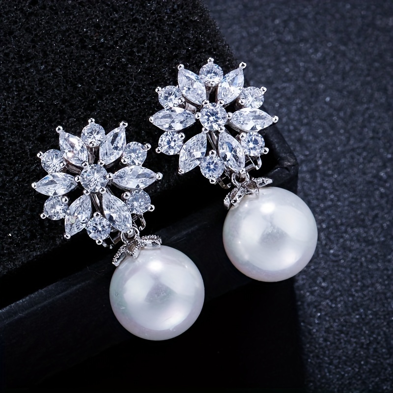 Image of 2pcs Exquisite Silvery Synthetic Zirconia With Big Artificial Pearl Drop Flower Non Piercing Clip On Earrings Elegant Women Engagement Party No Hole Ear Jewelry For Brides