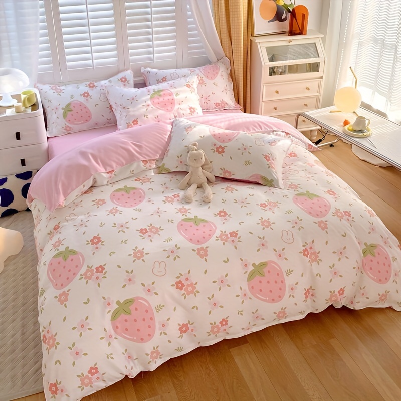 Image of 3pcs Cute Girl Heart Cream Strawberry Quilt Cover Set