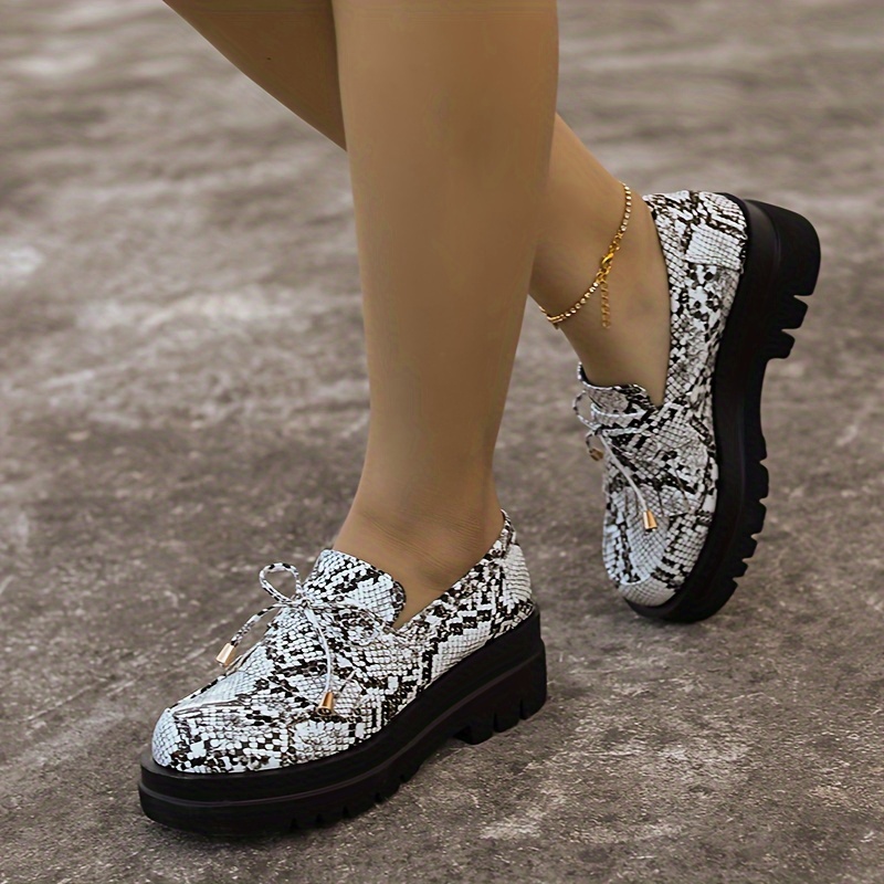 Snakeskin deals print loafers