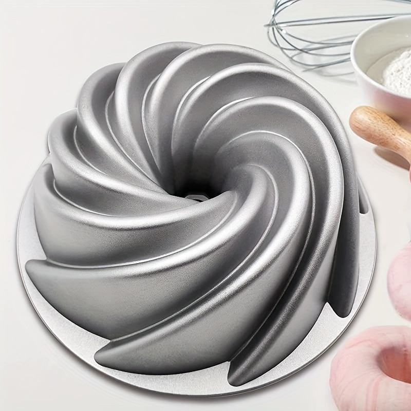 9-Inch Bundt Cake Pan, Swirl Cast Aluminium Bundt Tin, Non-Stick