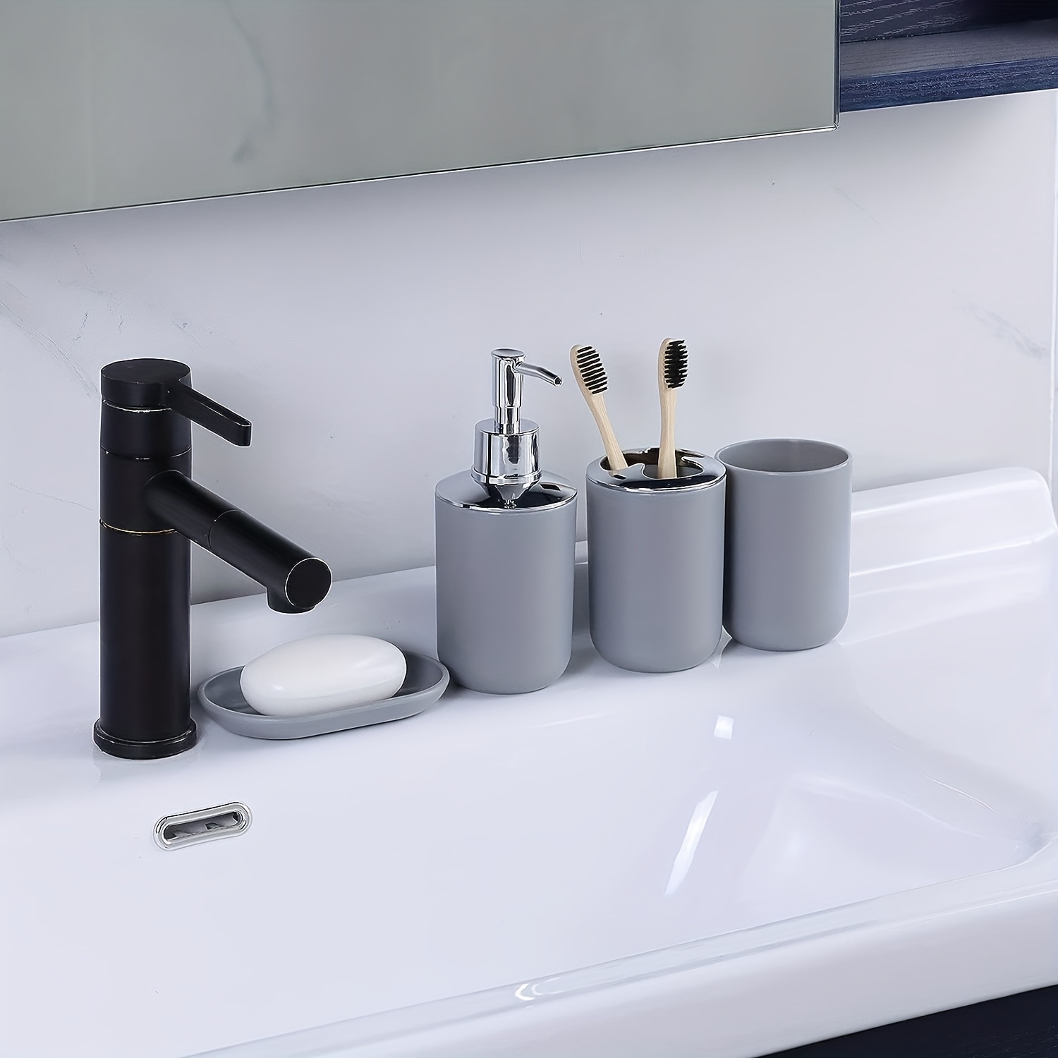 Adina - Juego de accesorios de baño de 6 piezas, incluye dispensador de  jabón de loción, jabonera, vaso, soporte para cepillos de dientes, cubo de