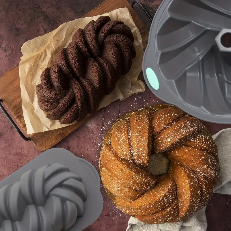Braided Shaped Bundt Cake Pan, Exclusive & Novelty Collection Cake