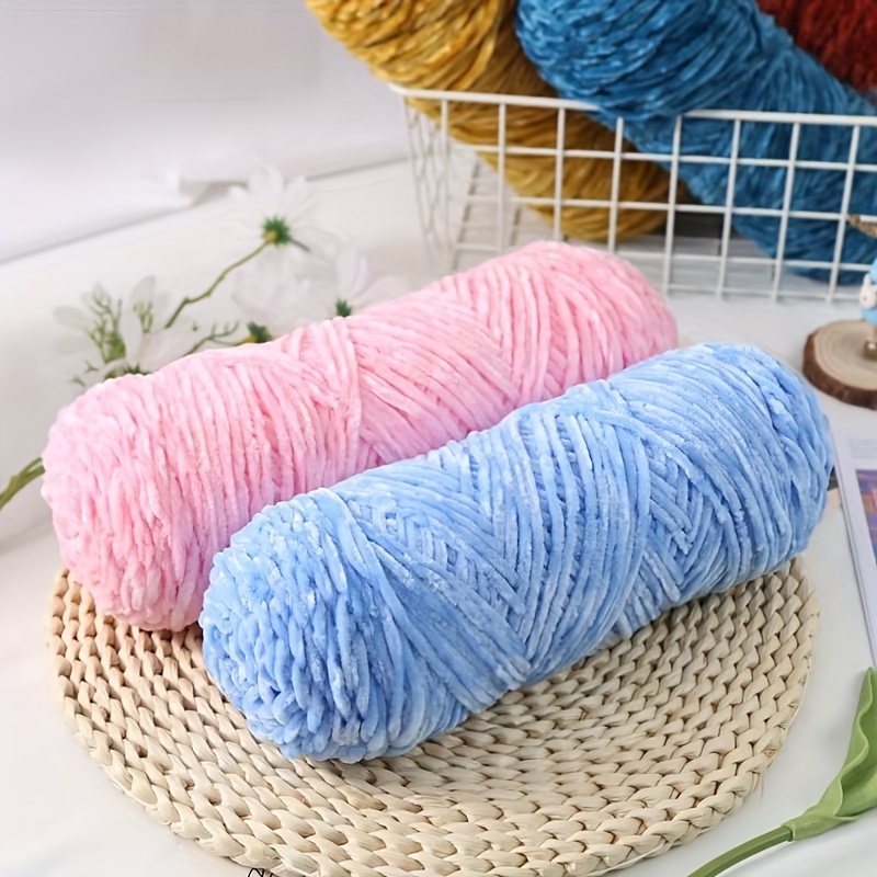 Chenille Velvet Yarn, Polyester Extremely Soft Velvet Yarn for Crochet &  Knitting Home Décor Projects (Blush, 607 Yards / 14oz) : : Home