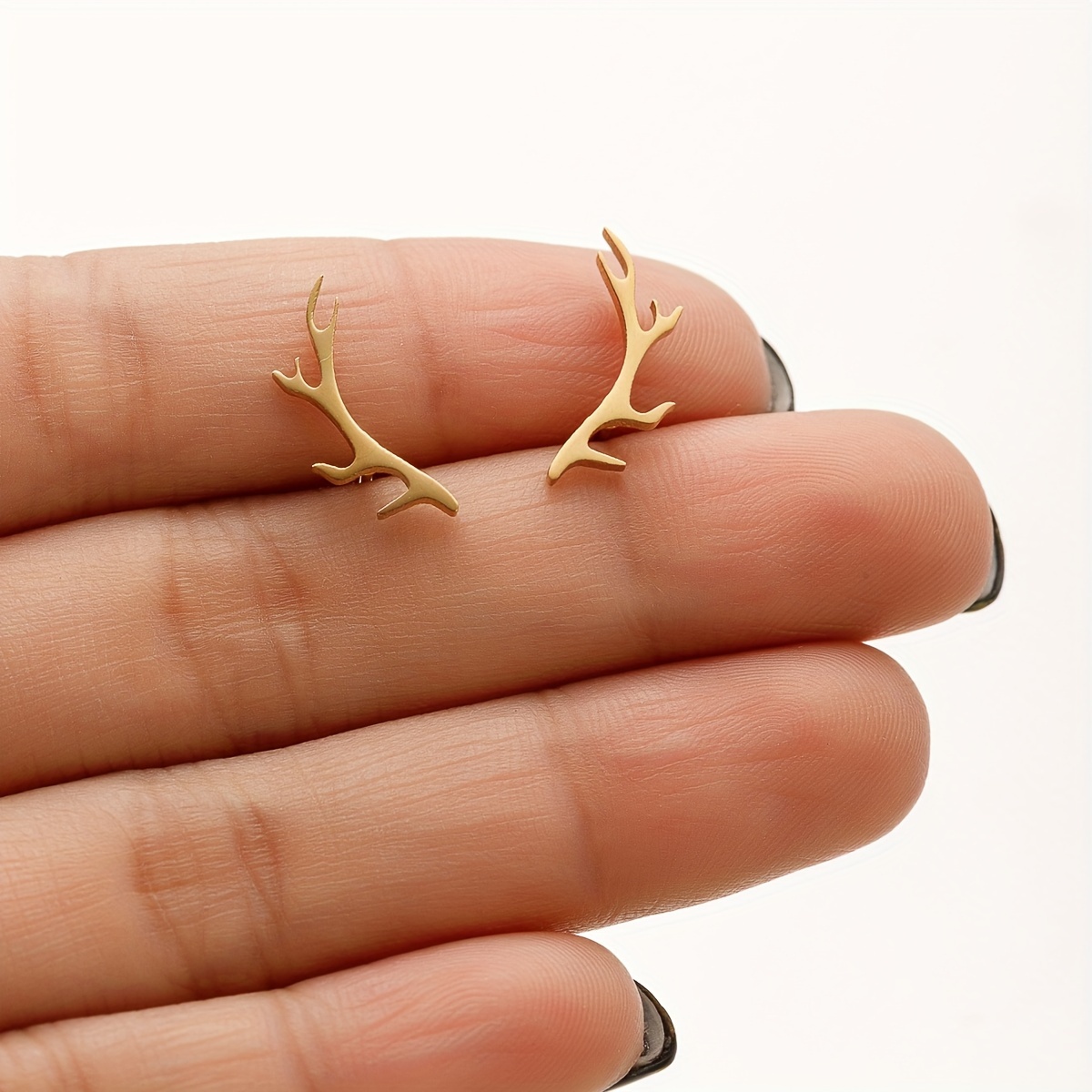 TEMU 1 Pair Of Women's Fashionable Earrings Made Of Stainless Steel With Simple Lines And Reindeer Shaped Men's Earrings Suitable For Daily Wear.
