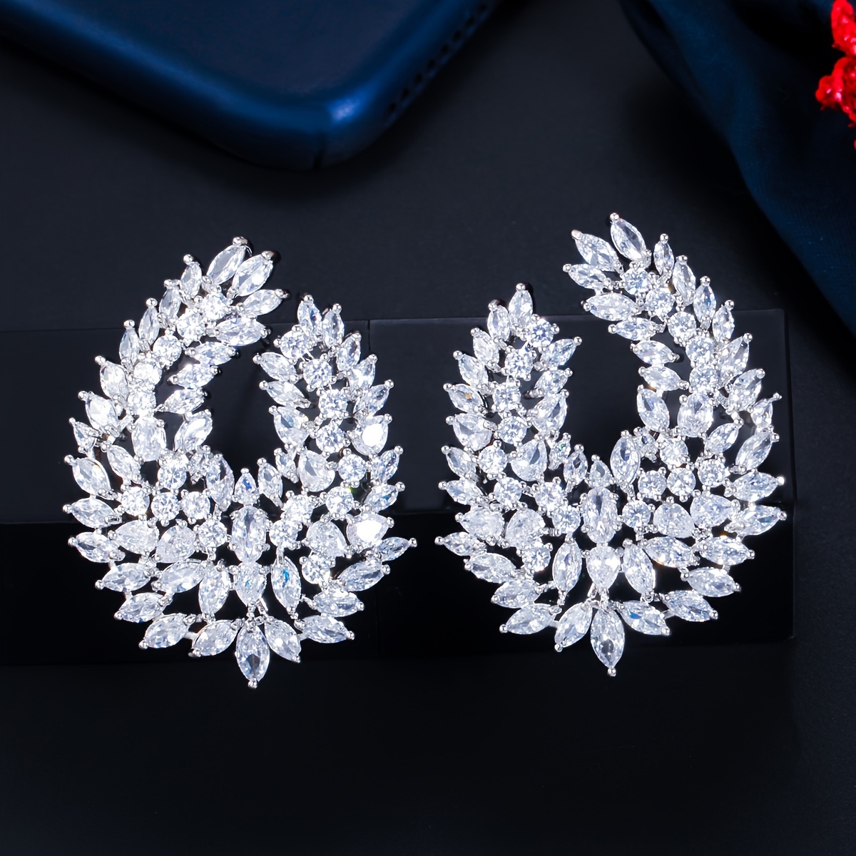 

Full Shiny Zircon Decor Delicate Dangle Earrings Elegant Luxury Style Banquet Wedding Party Earrings