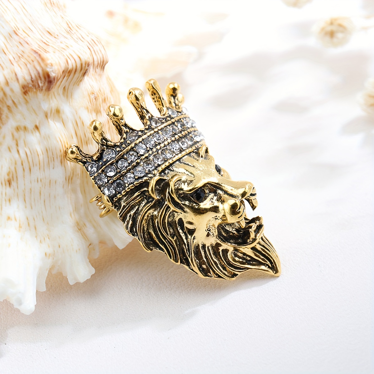 Lion head deals brooch