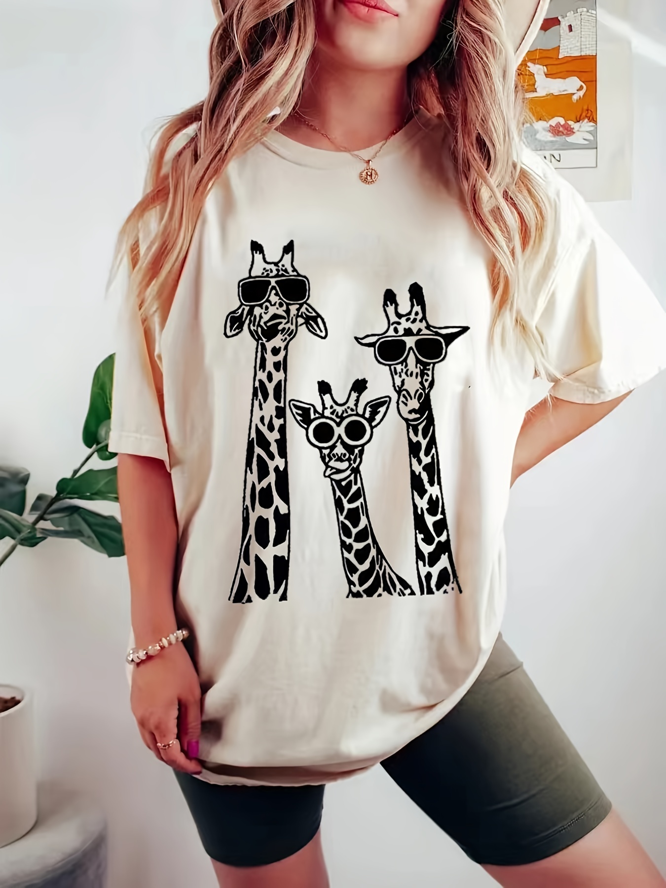  Womens Giraffe Shirts Casual Ladies Cute Graphic Tees Spring  Short Sleeve T Shirts Plus Size Summer Tops : Clothing, Shoes & Jewelry
