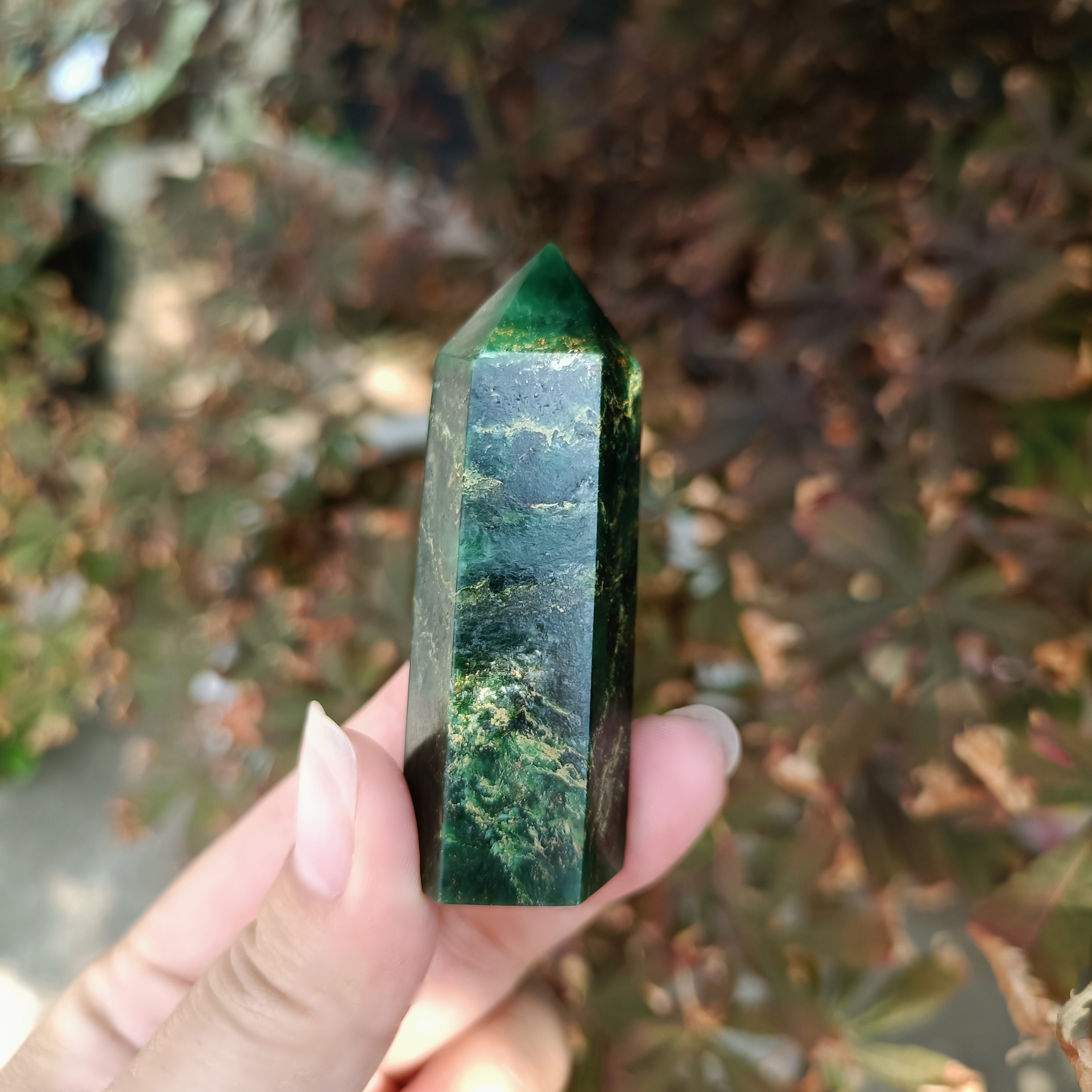 Green Emerald Point Gemstone Crystal Tower Healing Energy Meditation