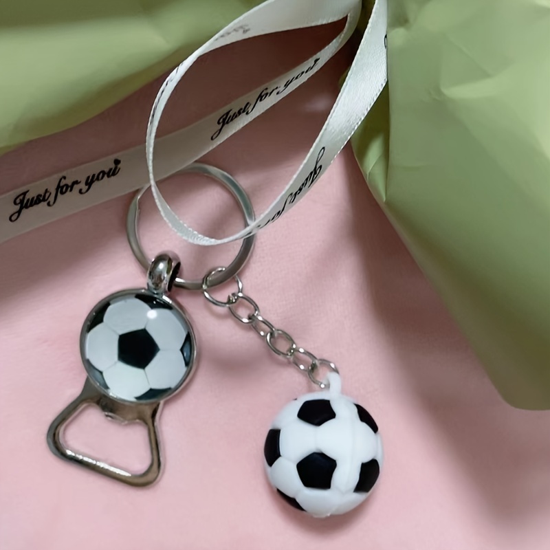 TENDYCOCO 2 llaveros de pelotas de fútbol, colgante de campo de fútbol,  bolsa de llavero de pelota deportiva, mochila colgante de ornamento para