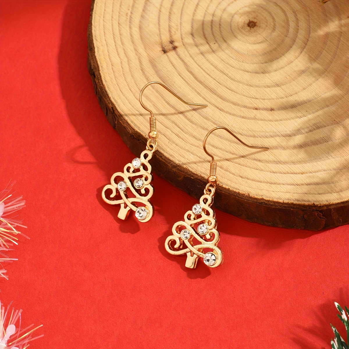 

Stylish Temperament Christmas For Women, Holiday Parties And Decorations.