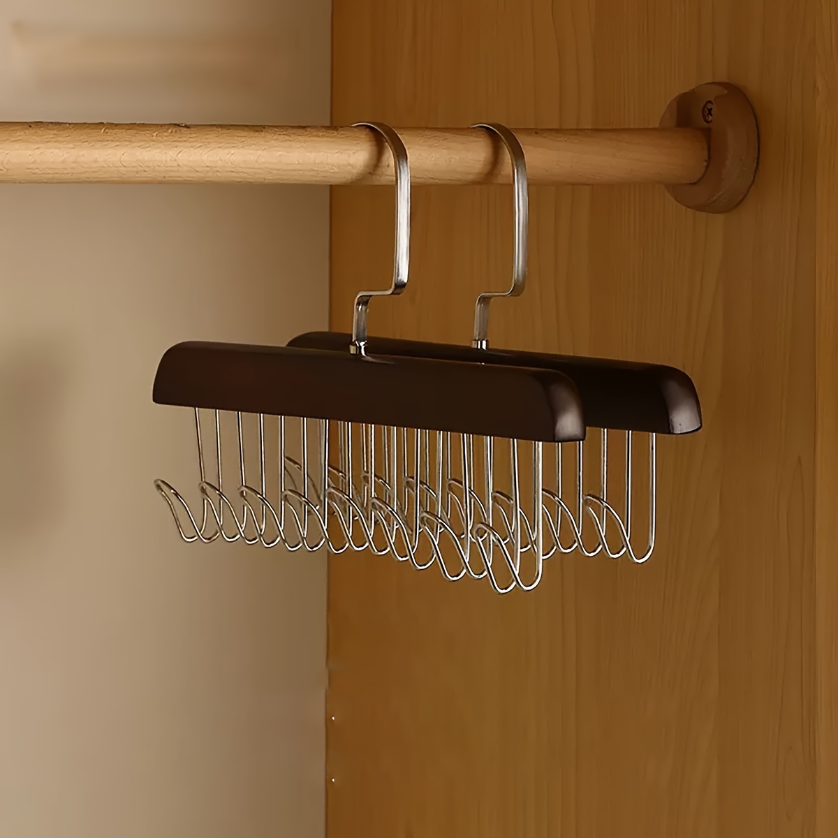 Tenuto 8 Hook Mango Wood Coat Hanger