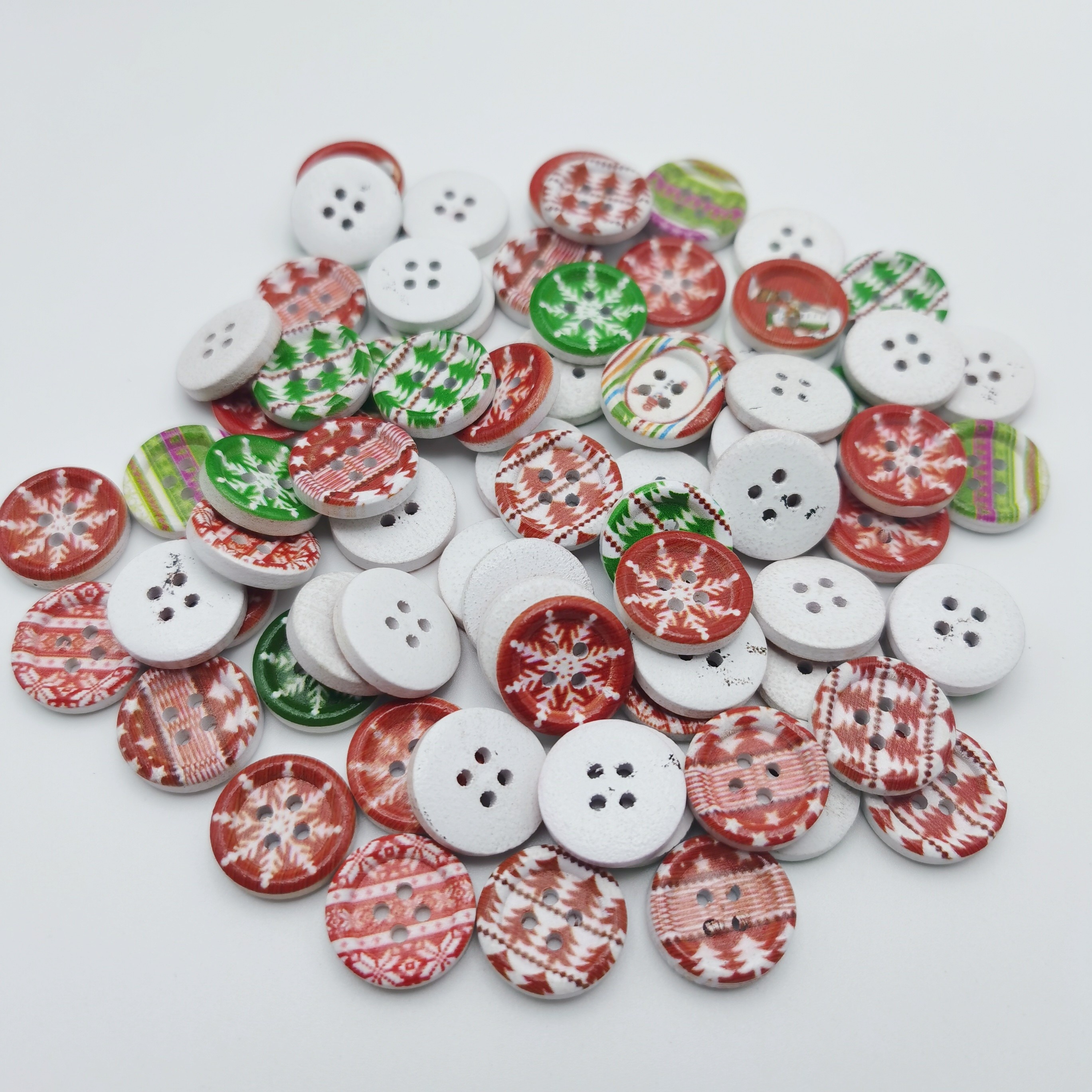 10 19mm white wood snowflake buttons, Christmas buttons, wooden button