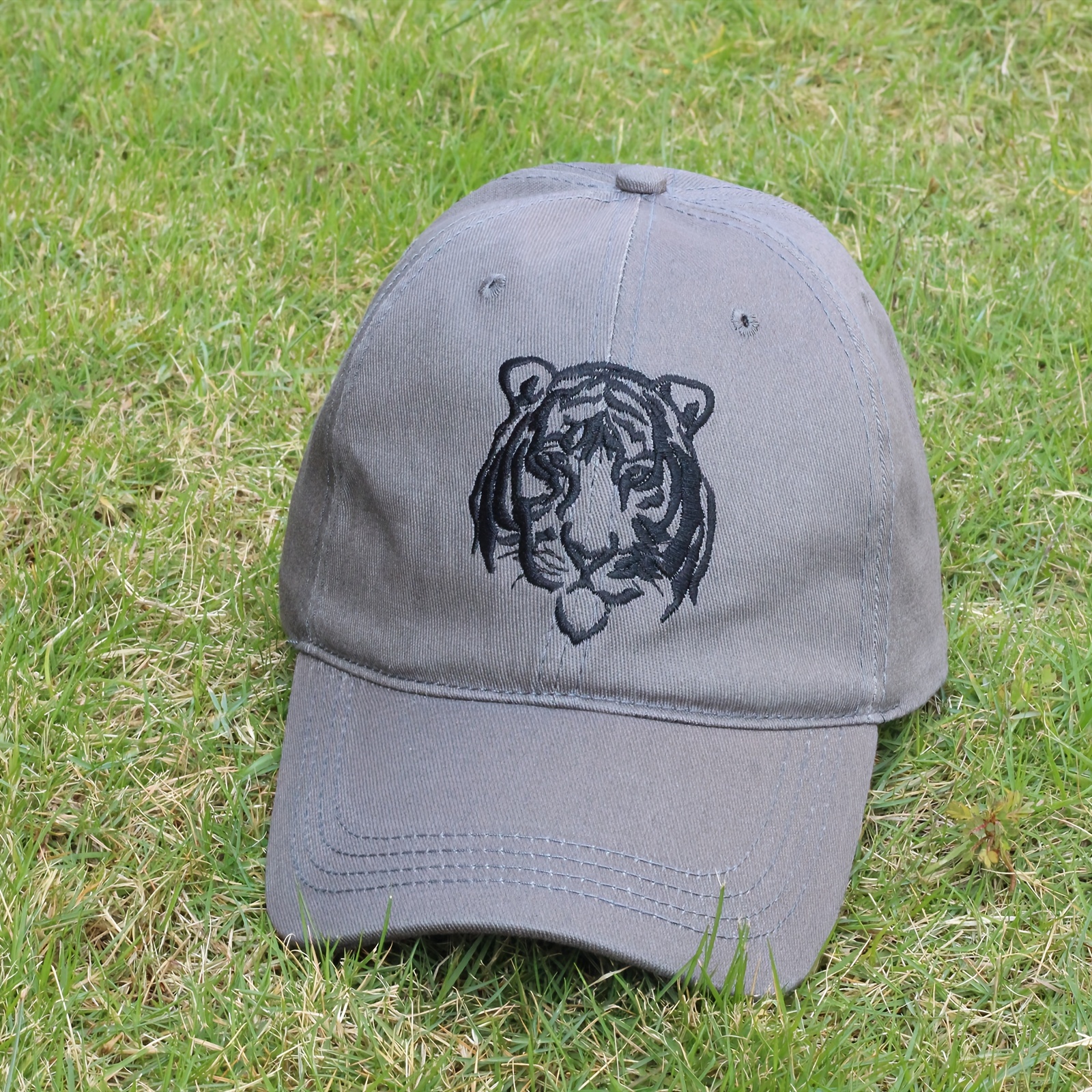 1pc Tiger Embroidered Baseball Unisex Outdoor Hat With Adjustable