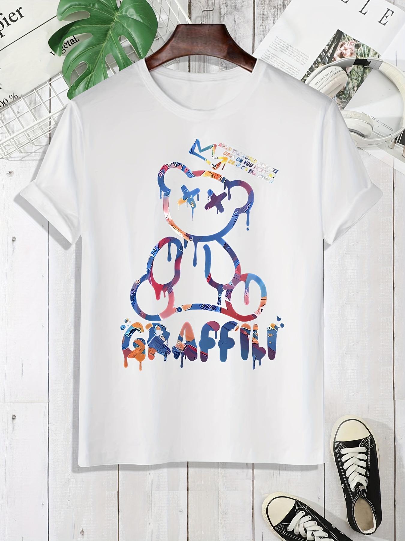 Cute Graffiti Bear Graphic Print Men's Creative Top, Casual Short