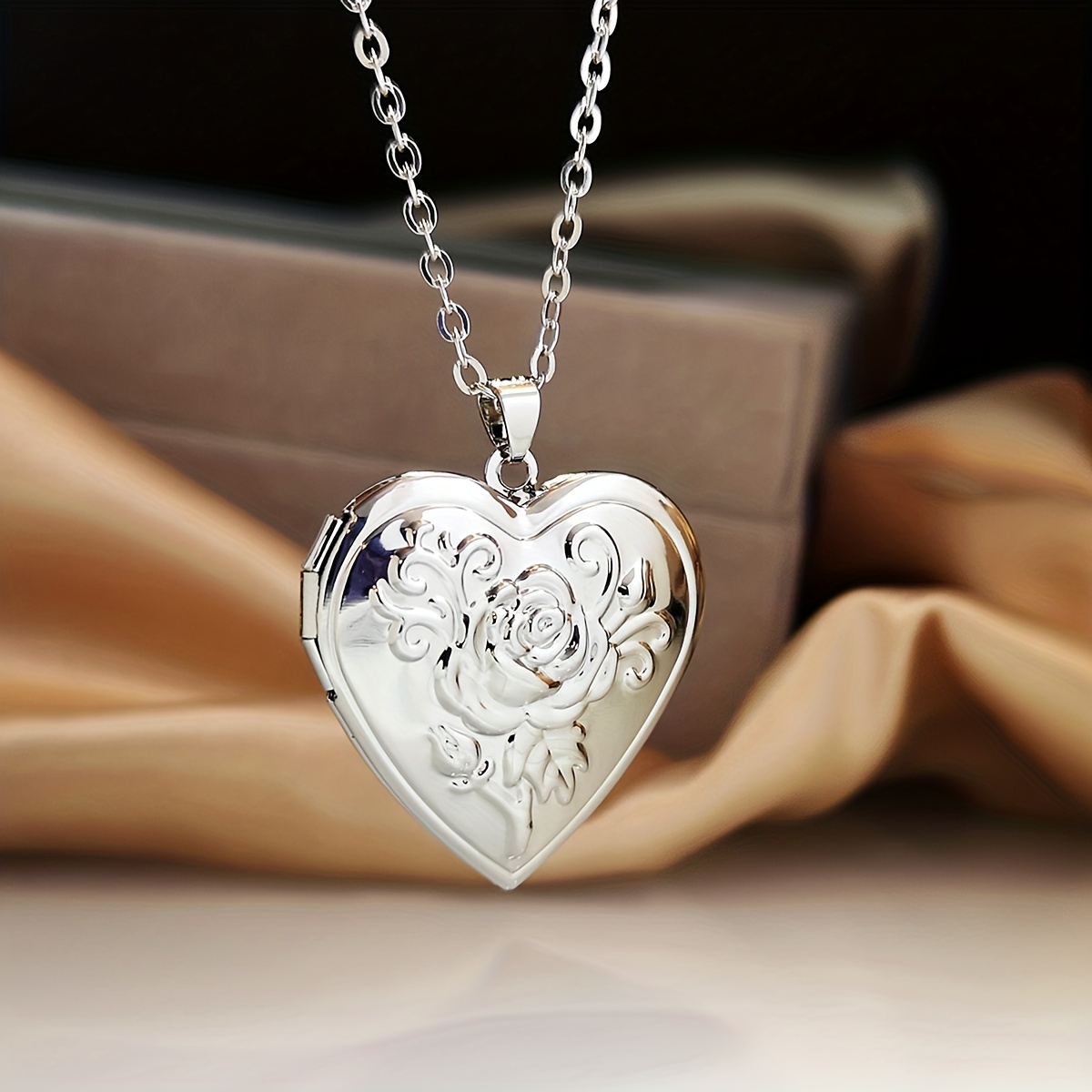 Vintage Heart Shaped Openable Pendant Necklace, Photo Locket