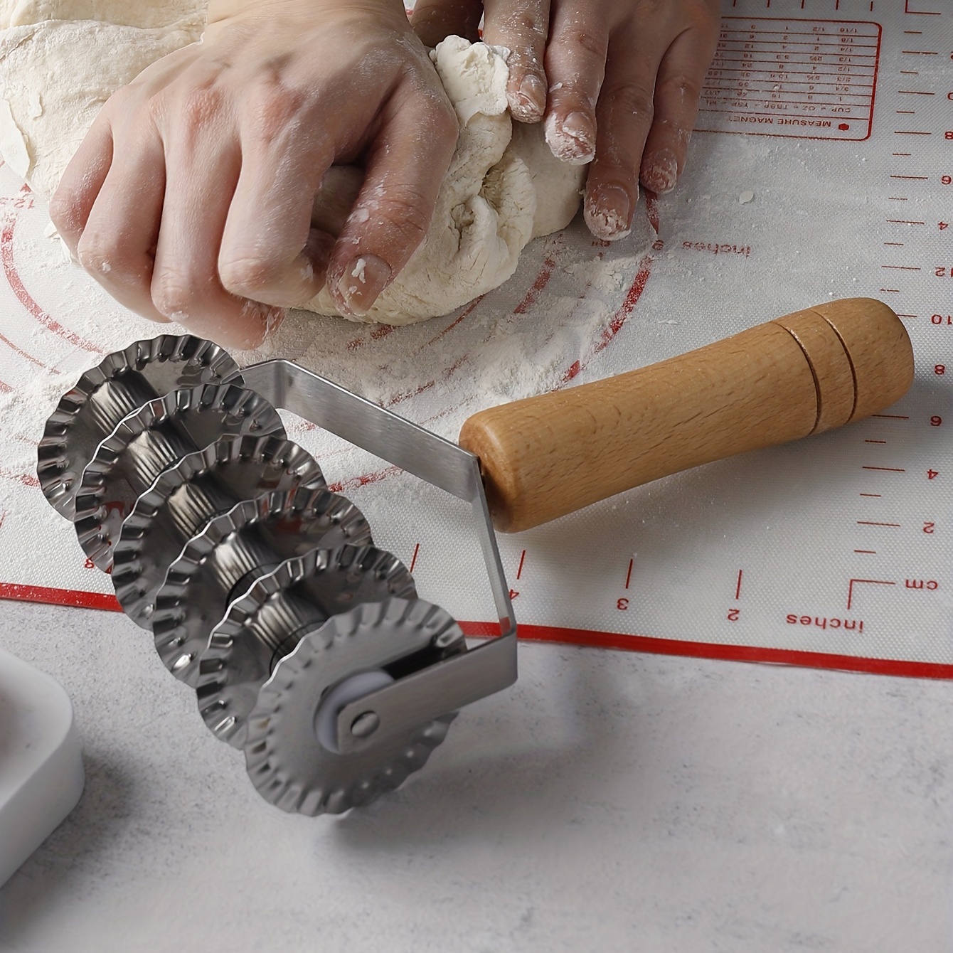 Manual Noodle Maker Lattice Roller Wheel Cutter DIY Pastry Dough Pizza  Pasta Cutting Tool Noodle Roll Fancy Knife Baking Tool