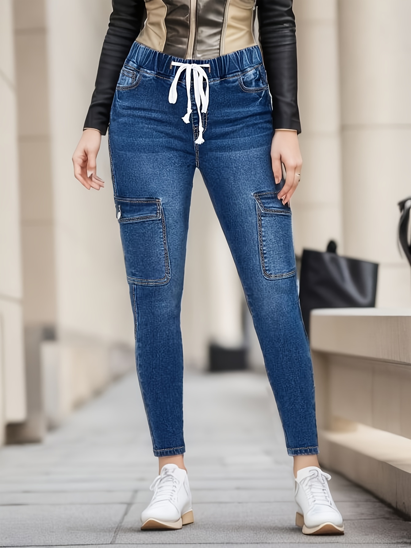 Jeans cargo Cintura com cordão Bolso com aba