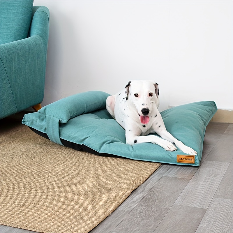 Durable pet outlet bed