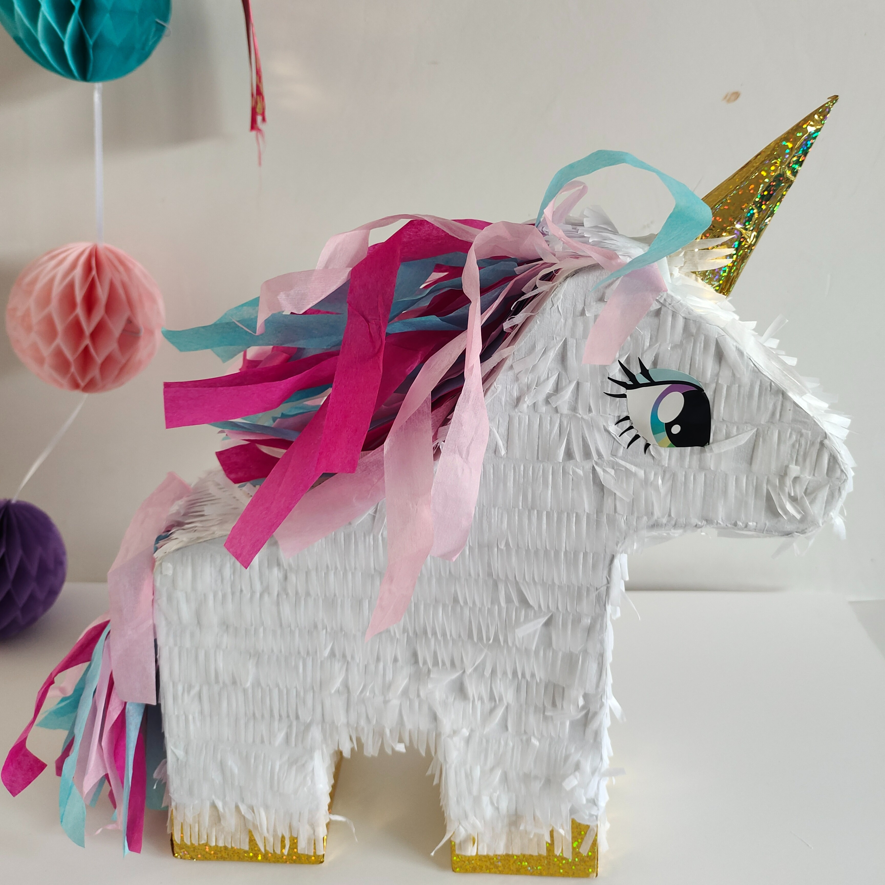  Piñata de unicornio con cuerdas de tirar, divertido juego de  cumpleaños para niños y niñas, hermosa decoración de fiesta de unicornio :  Juguetes y Juegos