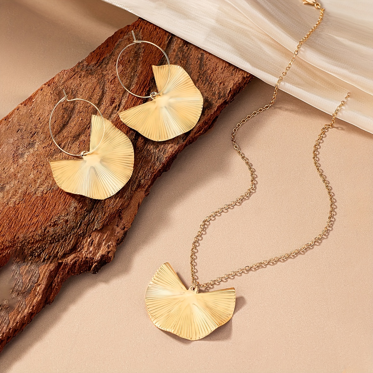 

1 Pair Of Earrings + 1 Necklace Stylish Jewelry Set Special Ginkgo Leaf Design 14k Plated Match Daily Outfits Party Accessories