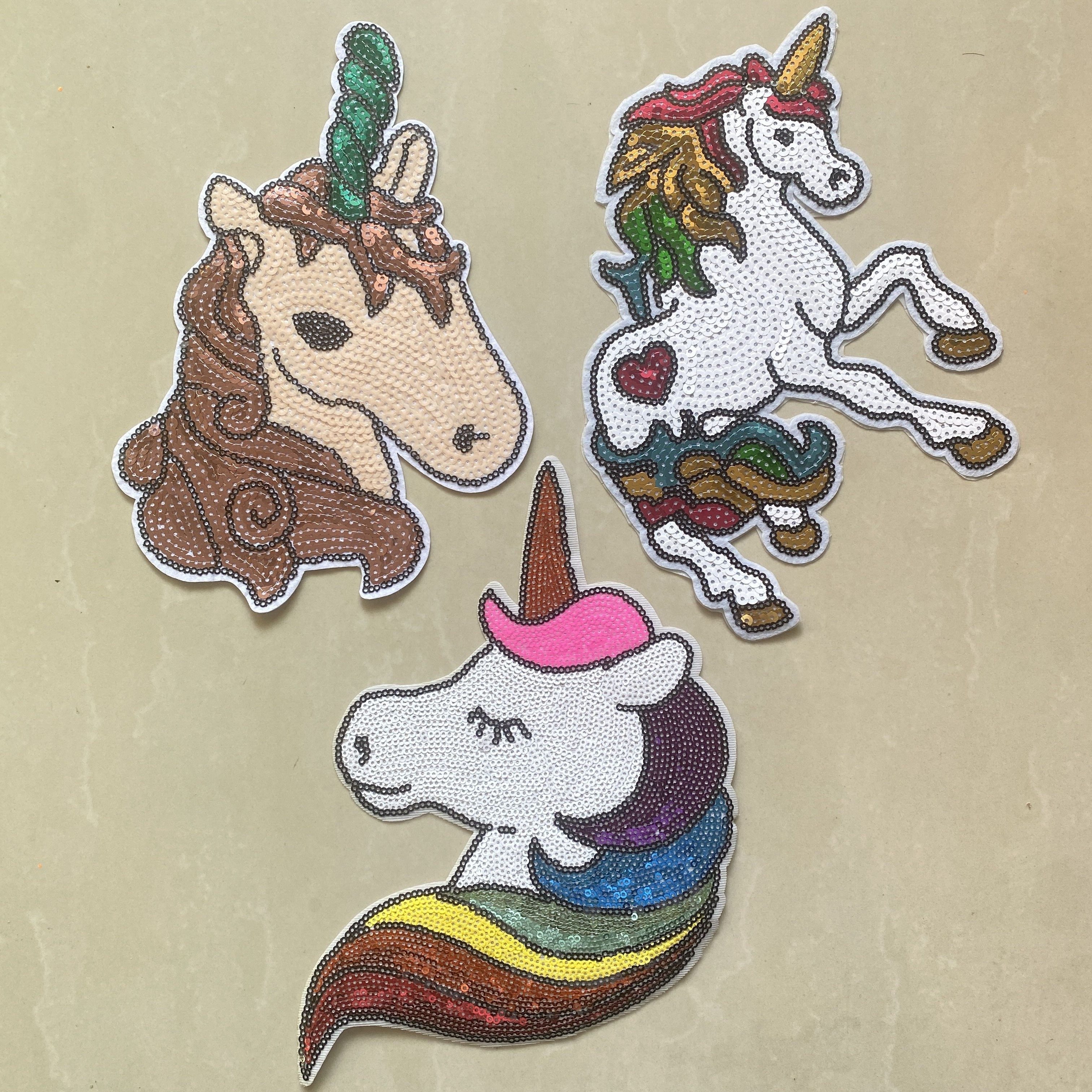 Linda ilustración de pegatinas de parche de unicornio