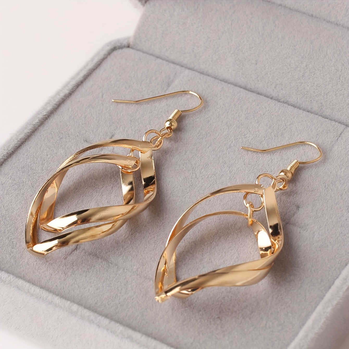 Image of 1 Pair Vintage Fashion Hollow Geometric Twisted Rhombus Earrings, Retro Alloy Jewelry For Women